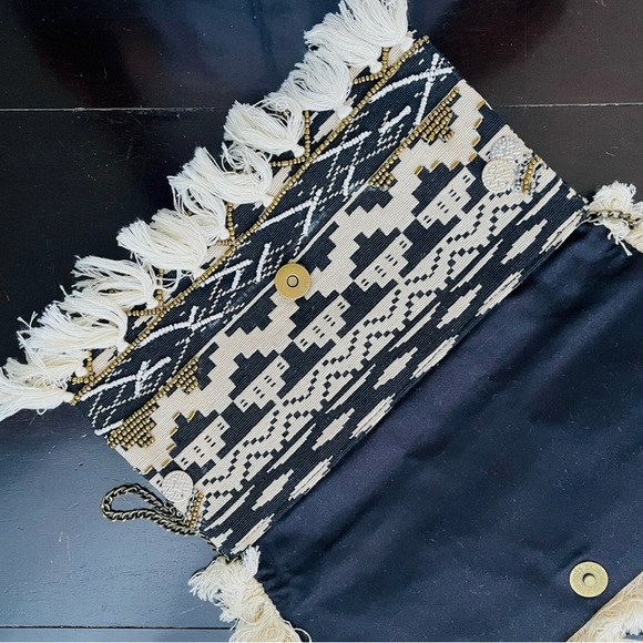 Crossbody Express Shoulder Bag Fabric Gold White Pearls Beaded Shell Tassels - Picture 2 of 3